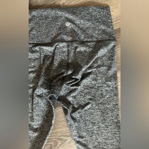 Black and white lululemon full length leggings